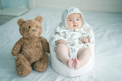 银川宝宝挠耳朵是怎么回事 银川宝宝挠耳朵是怎么回事